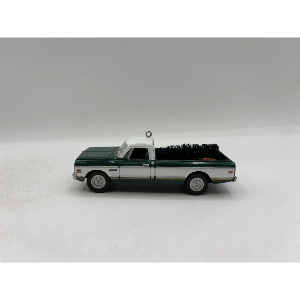Hallmark Keepsake Ornament 2003 1972 Chevrolet Cheyenne Super 9th in Series